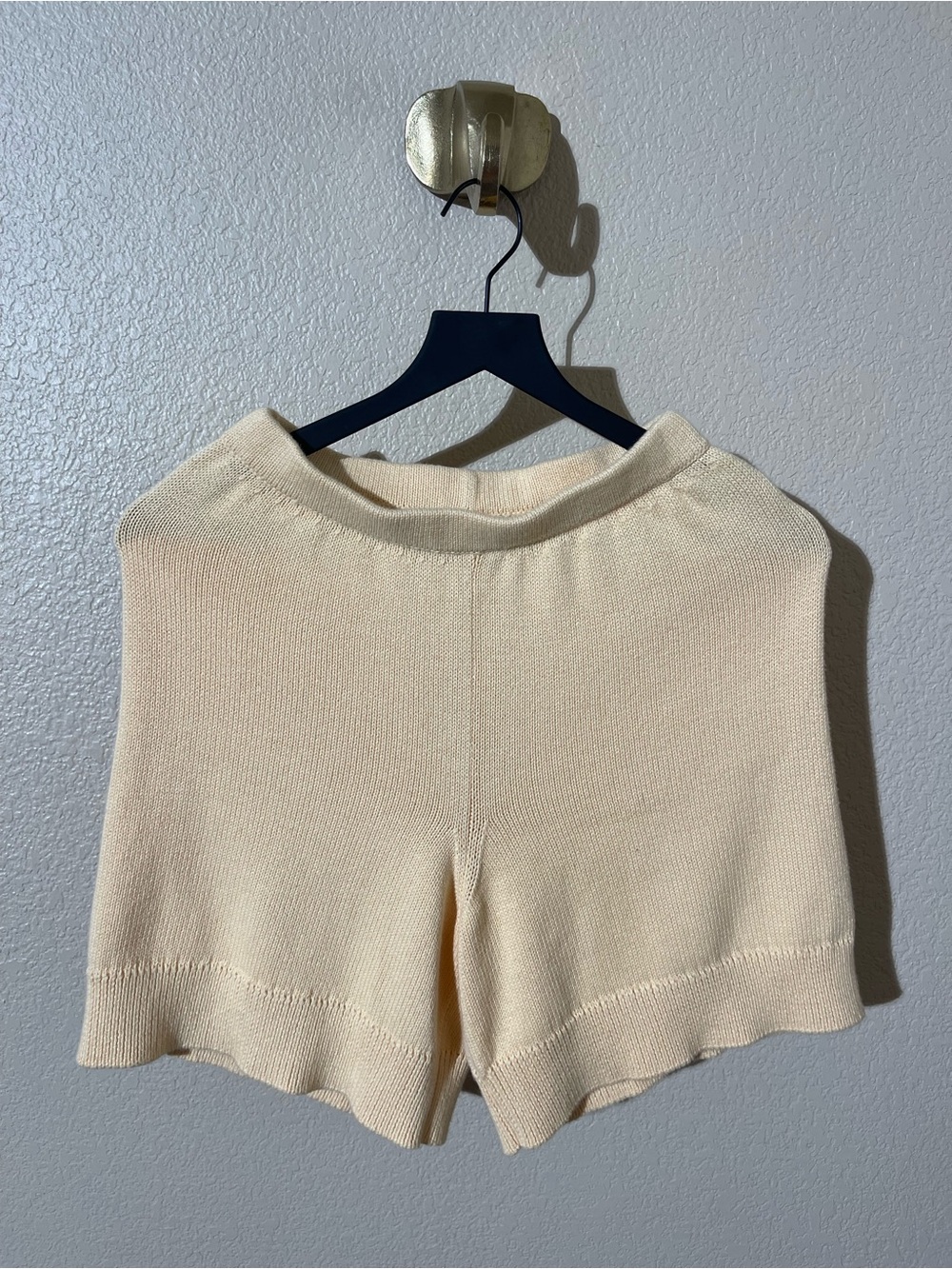 JAMES STREET CO. Cream Knit Shorts - XS